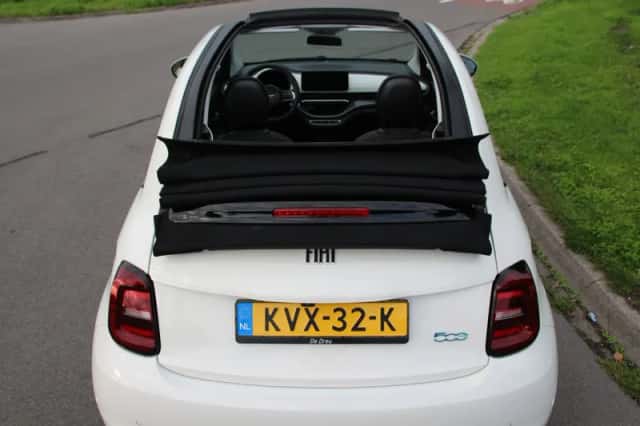 Fiat 500C (2023) thumbnail 4