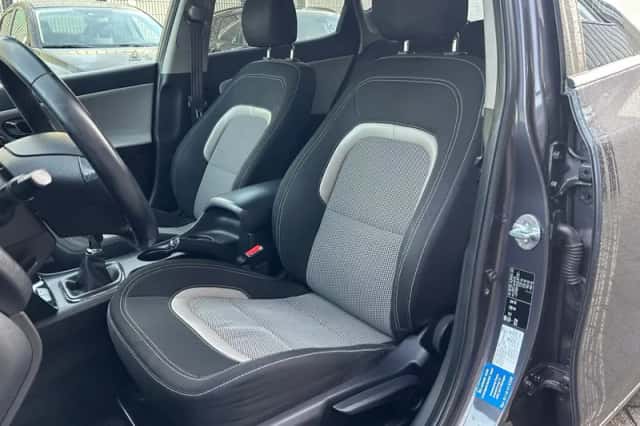 Kia Ceed (2012) thumbnail 2