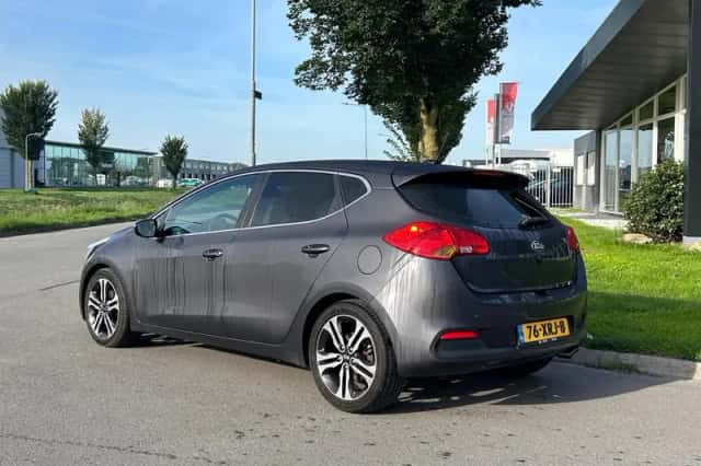 Kia Ceed (2012) thumbnail 3