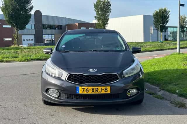 Kia Ceed (2012) thumbnail 6