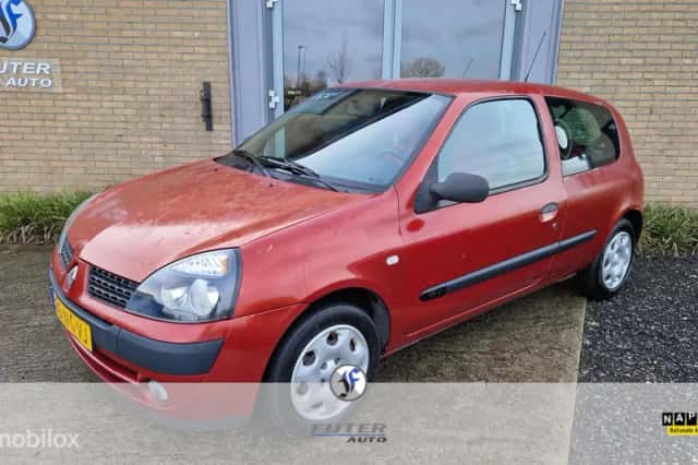 Renault Clio (2003) thumbnail 1