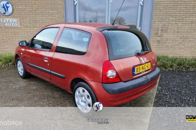 Renault Clio (2003) thumbnail 3