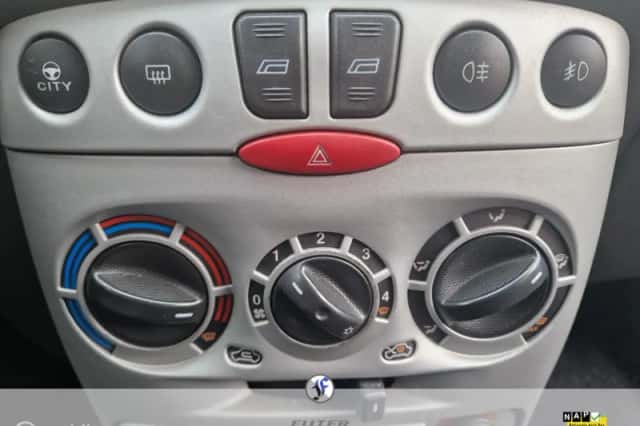 Fiat Punto (2004) thumbnail 6