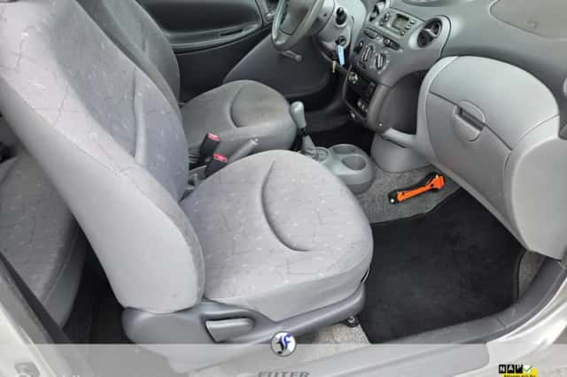 Toyota Yaris (2000) thumbnail 6