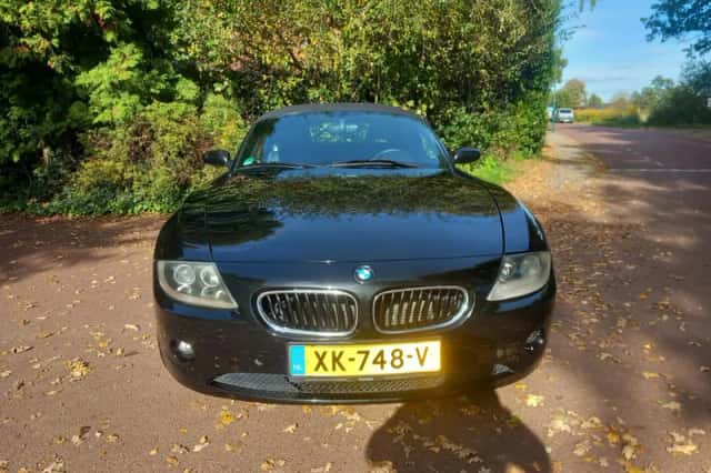BMW Z4 (2005) thumbnail 2