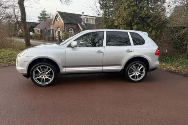 Porsche Cayenne (2007) thumbnail 3