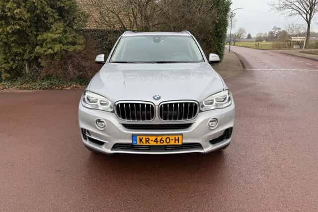 BMW X5 (2015) thumbnail 2