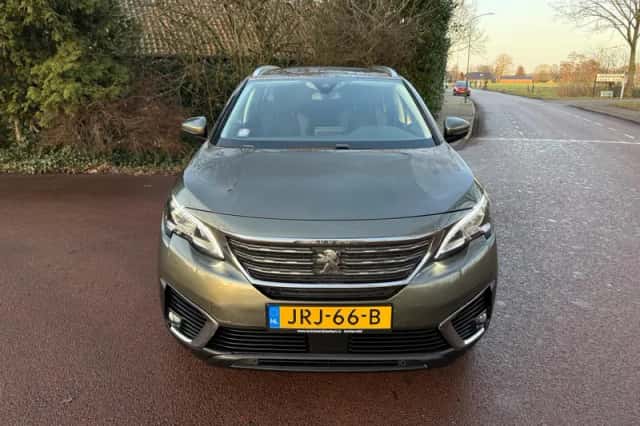 Peugeot 5008 (2019) thumbnail 2