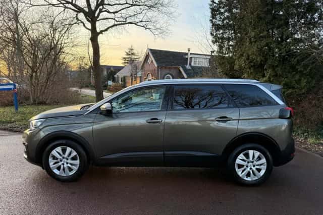 Peugeot 5008 (2019) thumbnail 3