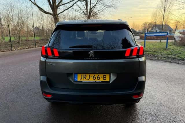 Peugeot 5008 (2019) thumbnail 5