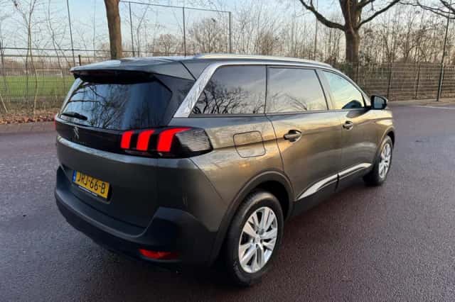 Peugeot 5008 (2019) thumbnail 6