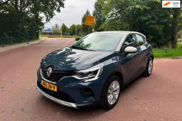 Renault Captur (2022) thumbnail 1