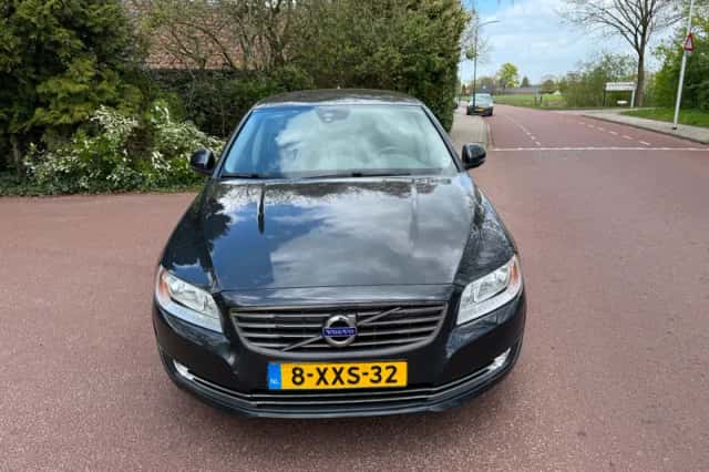 Volvo V70 (2014) thumbnail 2