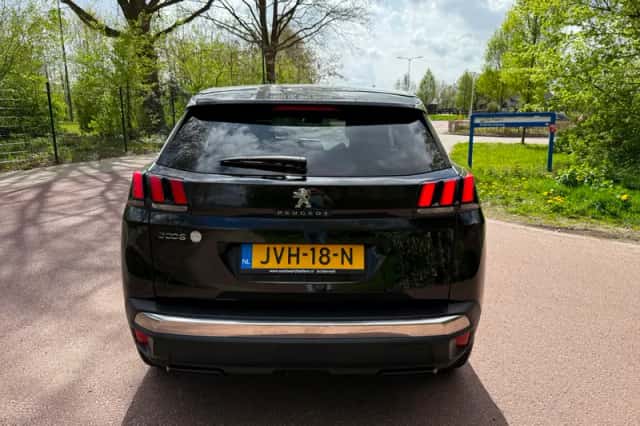 Peugeot 3008 (2019) thumbnail 4