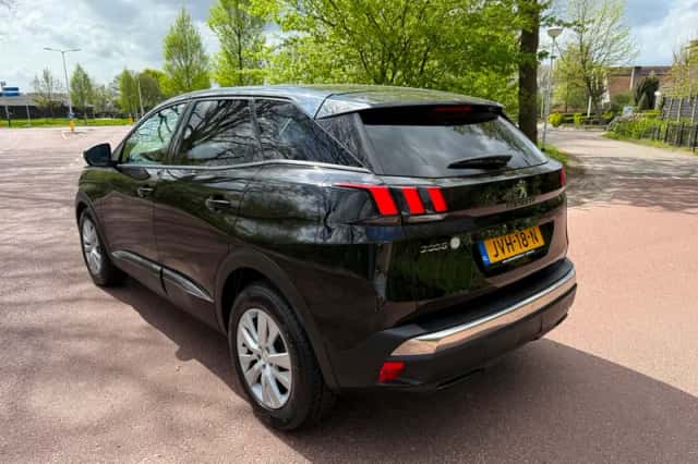 Peugeot 3008 (2019) thumbnail 5