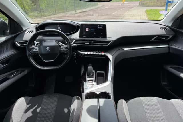 Peugeot 3008 (2019) thumbnail 6