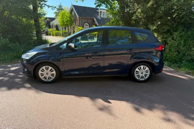 Ford C-Max (2017) thumbnail 3