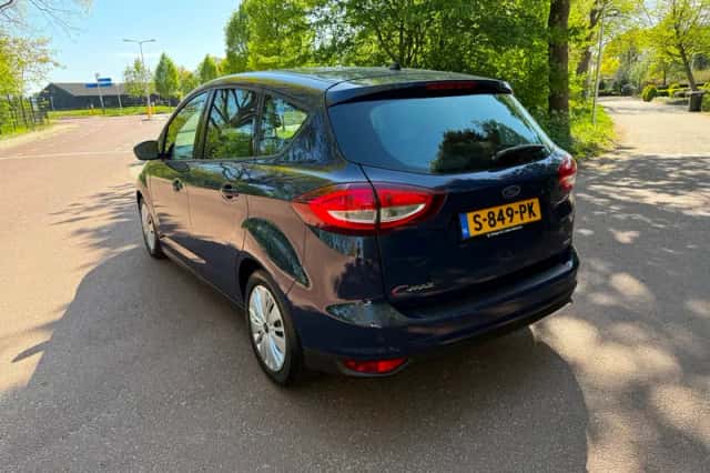 Ford C-Max (2017) thumbnail 4