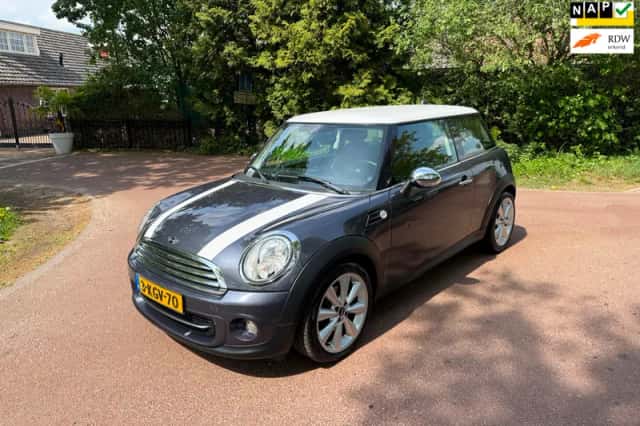 MINI Cooper (2013) thumbnail 1