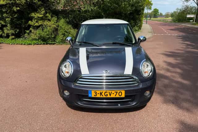MINI Cooper (2013) thumbnail 2