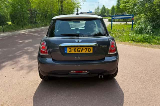 MINI Cooper (2013) thumbnail 5