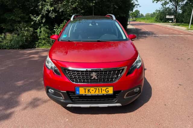 Peugeot 2008 (2018) thumbnail 2