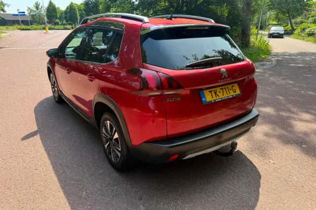 Peugeot 2008 (2018) thumbnail 4