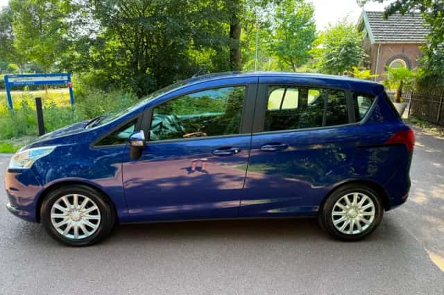 Ford B-Max (2017) thumbnail 4