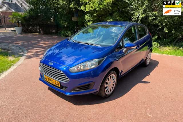 Ford Fiesta (2014) thumbnail 1