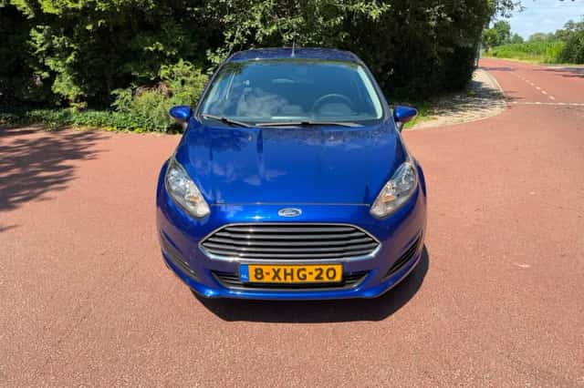 Ford Fiesta (2014) thumbnail 2