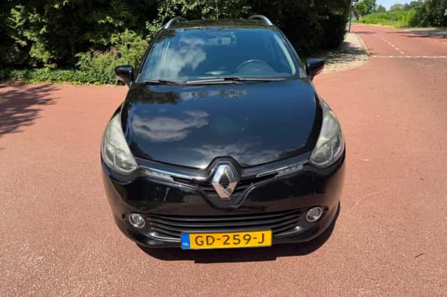Renault Clio (2015) thumbnail 2