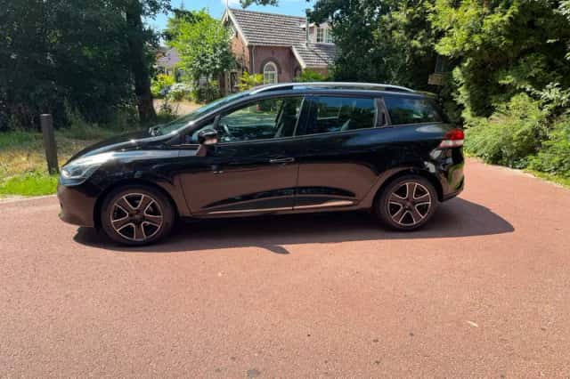 Renault Clio (2015) thumbnail 3