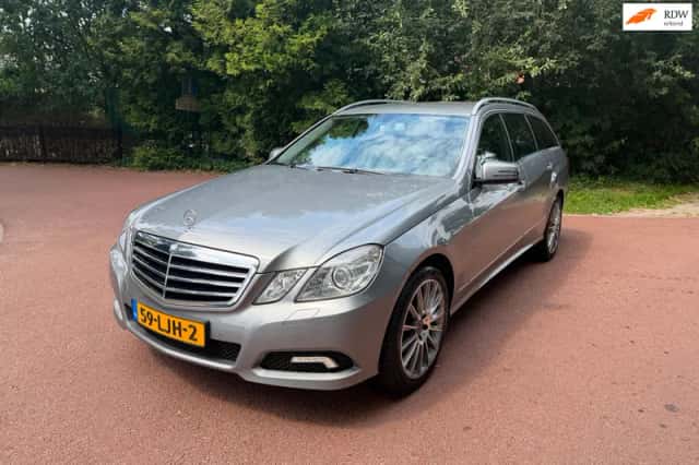 Mercedes-Benz E-Klasse (2010) thumbnail 1
