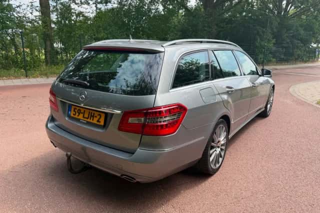 Mercedes-Benz E-Klasse (2010) thumbnail 6
