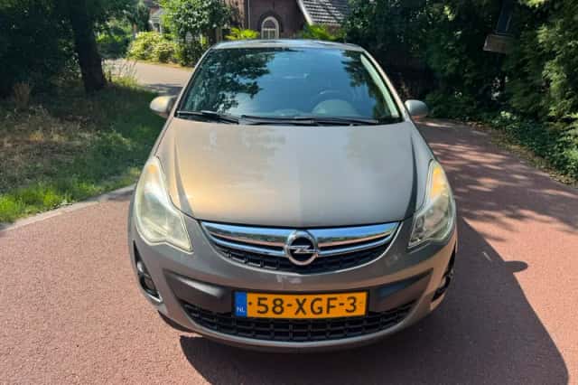 Opel Corsa (2012) thumbnail 2