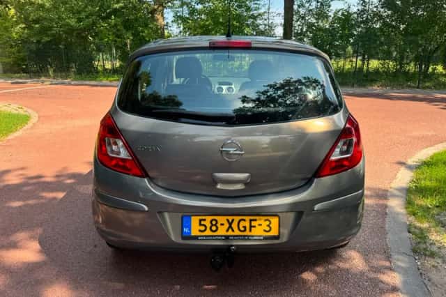 Opel Corsa (2012) thumbnail 5