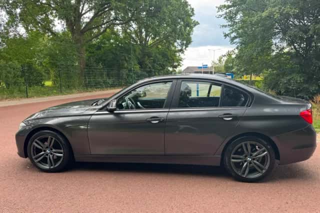 BMW 3-Serie (2012) thumbnail 3