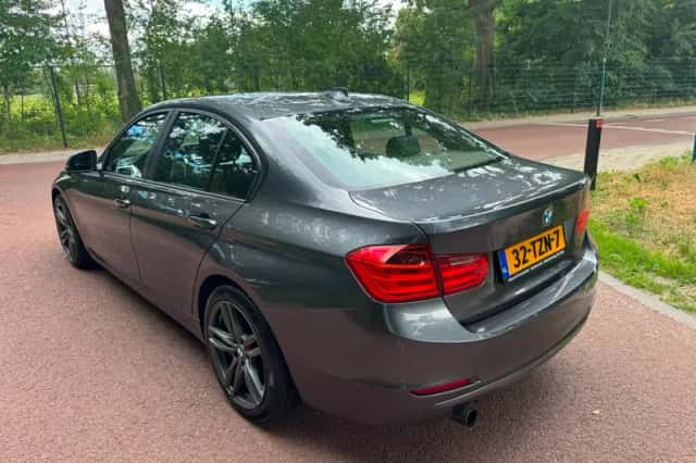 BMW 3-Serie (2012) thumbnail 4