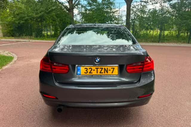 BMW 3-Serie (2012) thumbnail 5