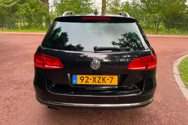 Volkswagen Passat (2011) thumbnail 5