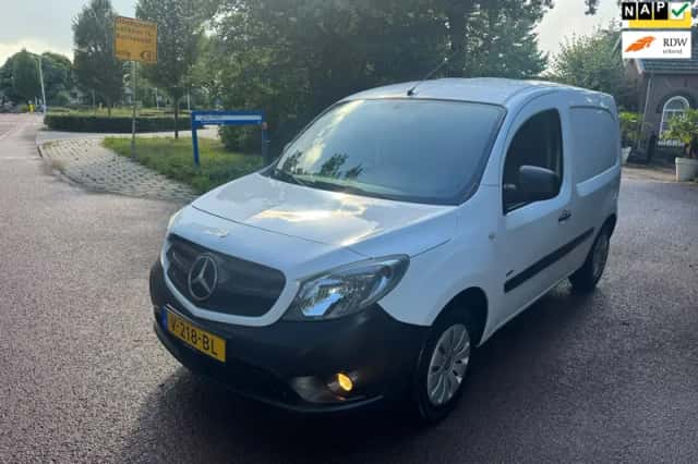 Mercedes-Benz Citan (2016) thumbnail 1