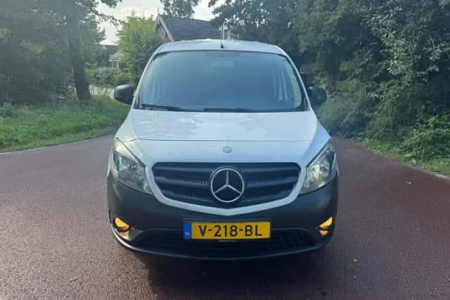 Mercedes-Benz Citan (2016) thumbnail 2