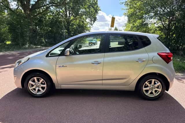 Hyundai ix20 (2011) thumbnail 3