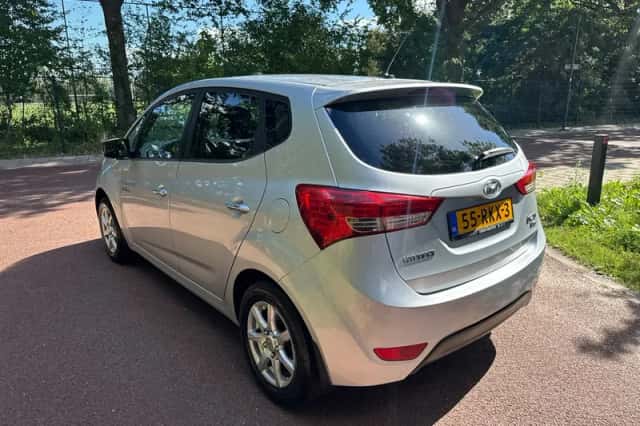 Hyundai ix20 (2011) thumbnail 4