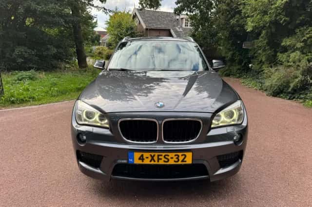 BMW X1 (2014) thumbnail 2