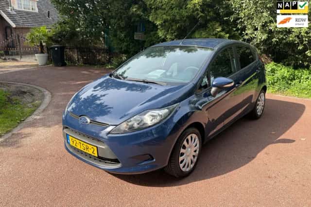 Ford Fiesta (2012) thumbnail 1
