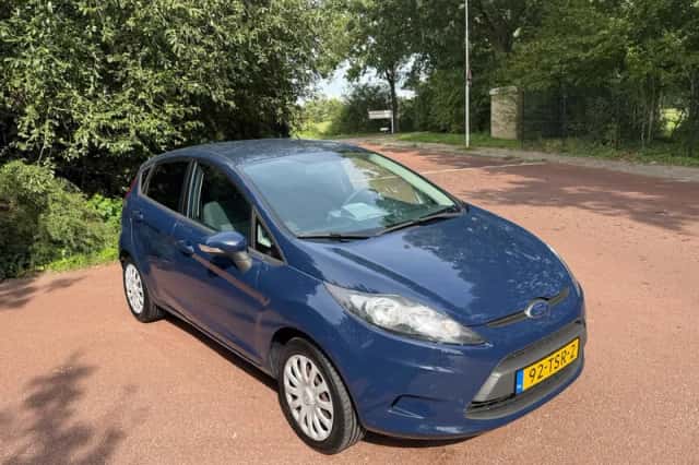 Ford Fiesta (2012) thumbnail 3