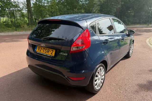 Ford Fiesta (2012) thumbnail 6