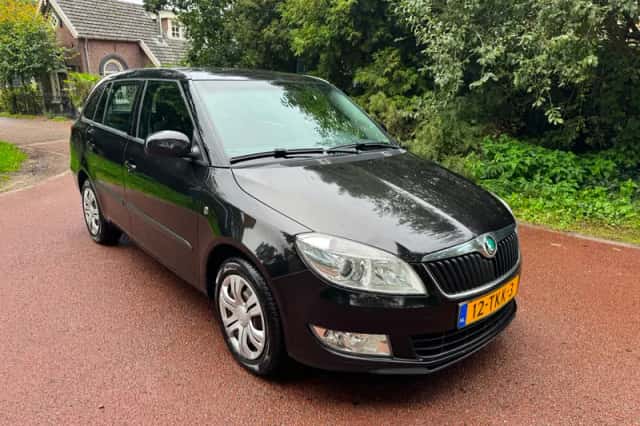Škoda Fabia (2012) thumbnail 3