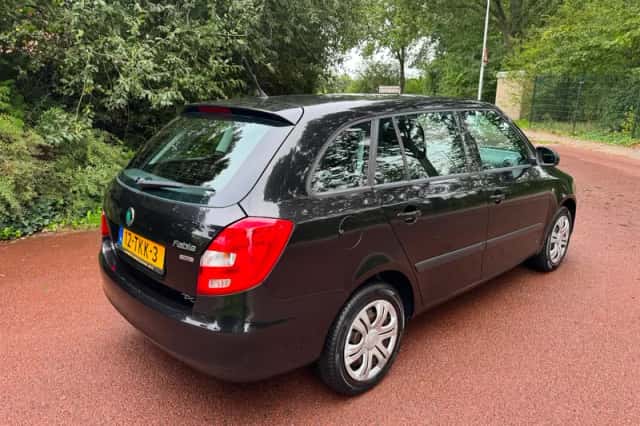 Škoda Fabia (2012) thumbnail 5